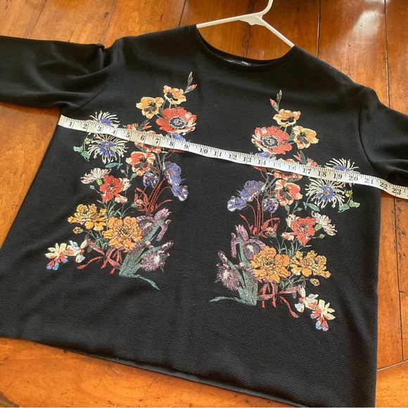 Zara Floral Embroidered Black Long Sleeve Top NWOT size S - Picture 3 of 4